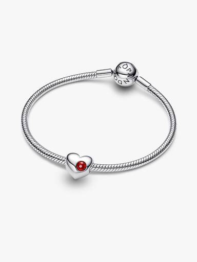 Hjerteformet Charm med Rød Stein