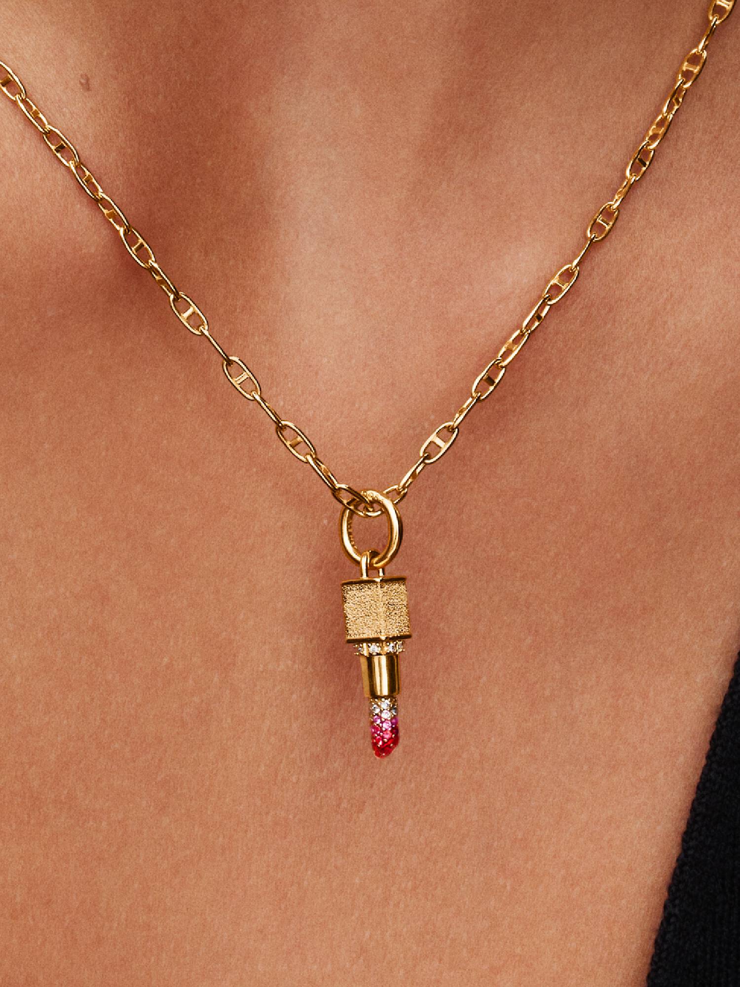 Pat McGrath The Red Lip Statement Hengende Charm