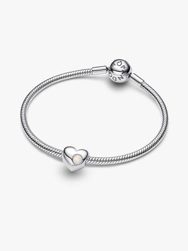Hjerteformet Charm med Hvit Stein