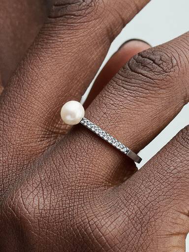 Behandlet ferskvannskulturperle og Pavé Ring
