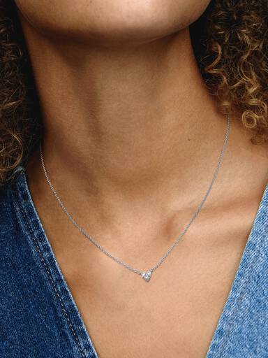 Hjerte med Tre Steiner Collier Halskjede