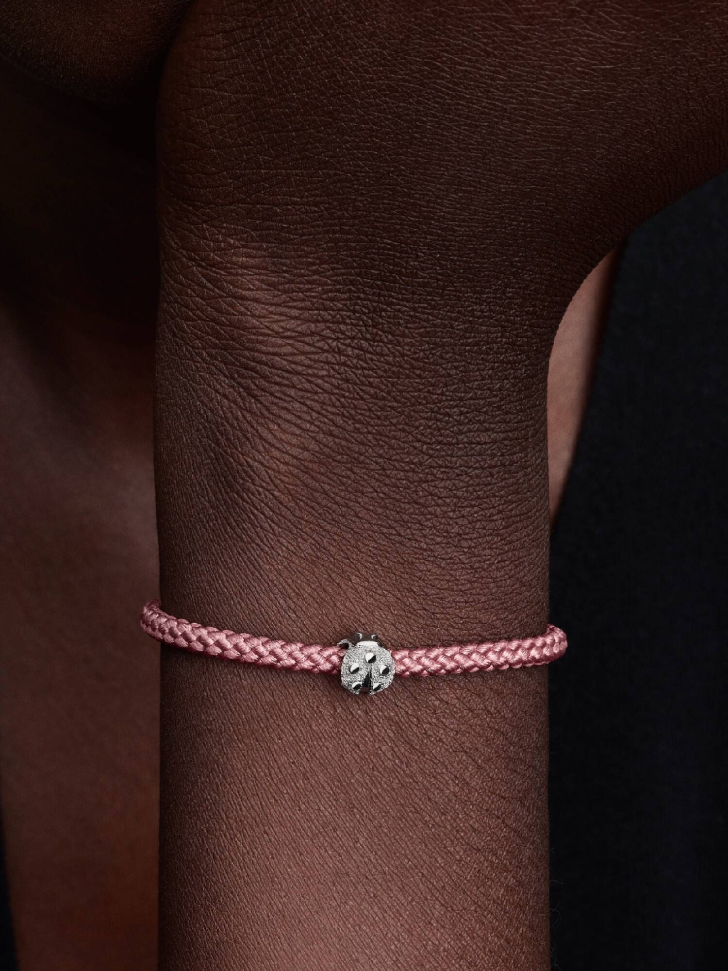 Strukturert Marihøne Mini Charm