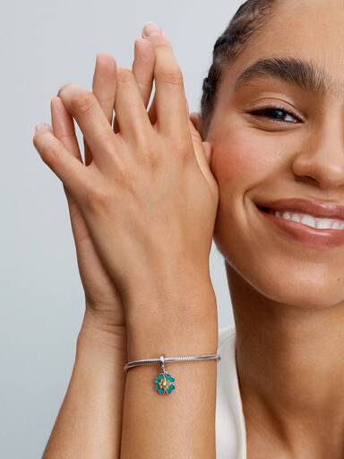 Snurrende Firkløver Hengende Charm med Lab-dyrket Diamant