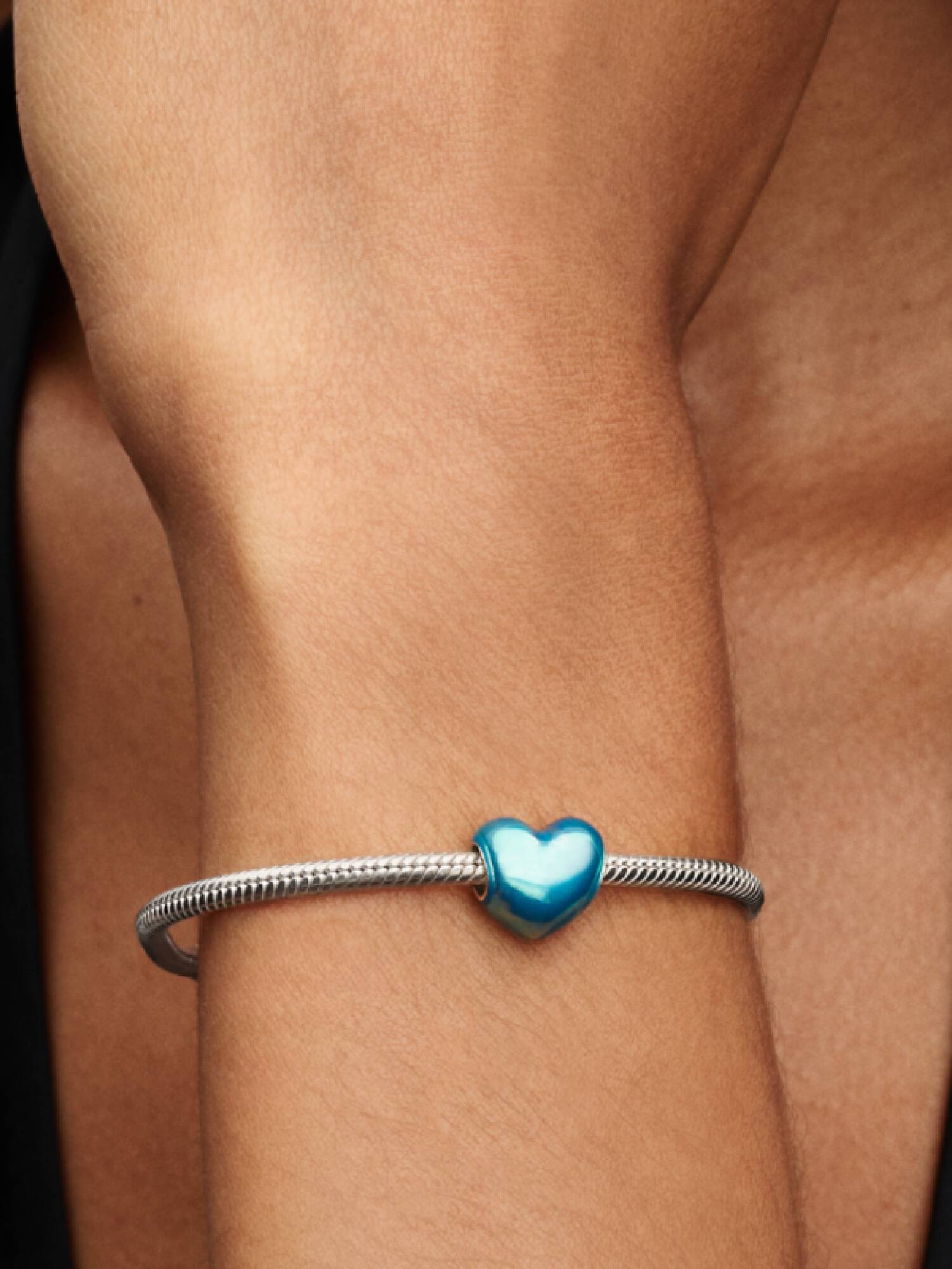 Metallisk Himmelblått Hjerte Charm