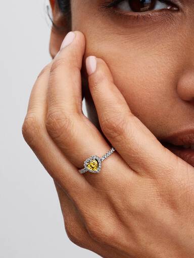 Funklende Hevet Hjerte Ring