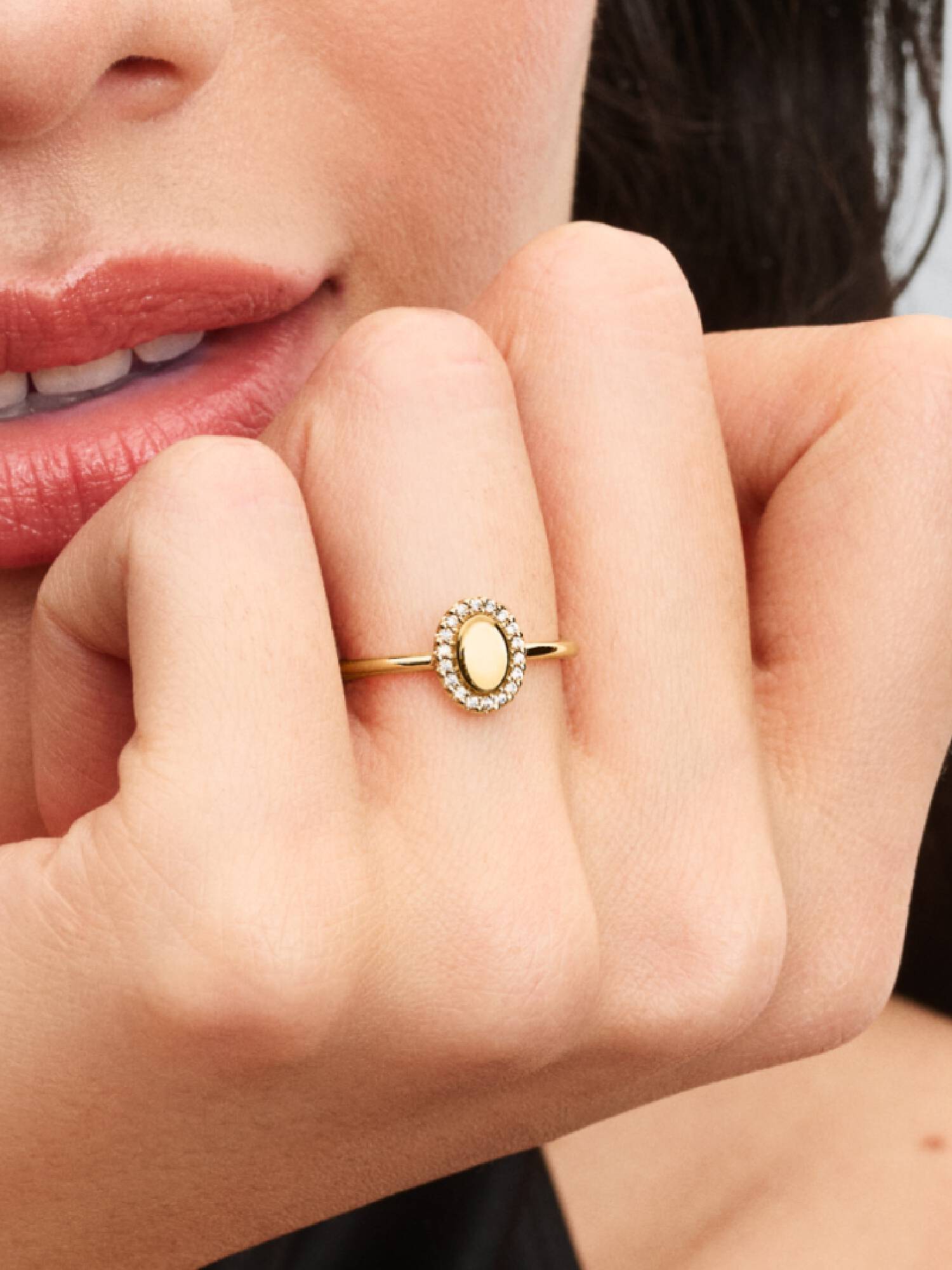 Inngraverbar Oval Halo Ring