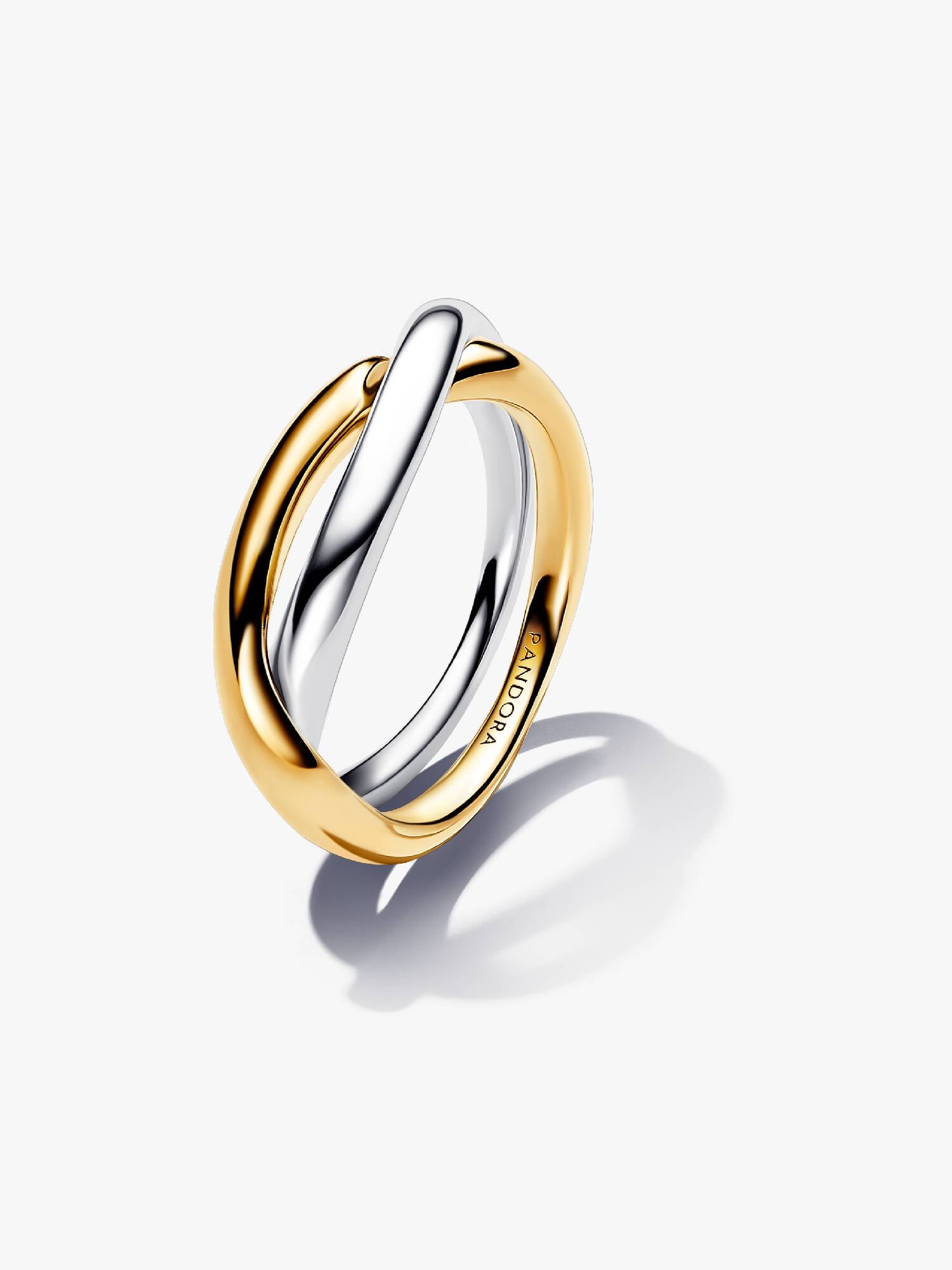 Ring med Sammenflettede Bånd i to farger