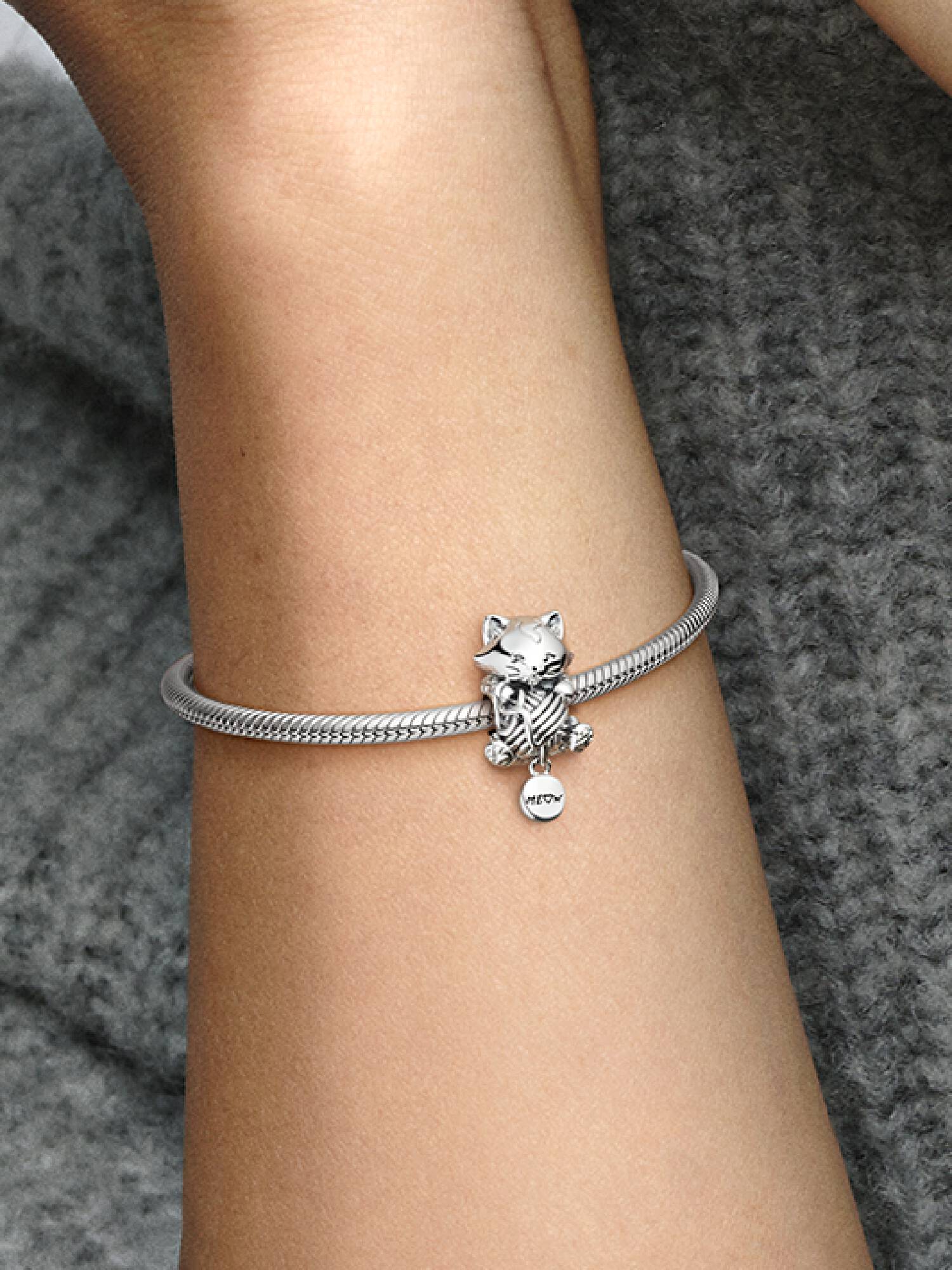 Kattunge og Garnnøste Charm