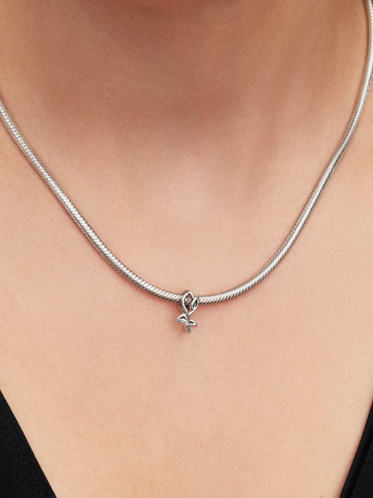 Tulipan Openwork Charm