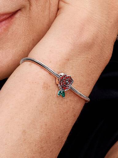 Funklende Utsprunget Rose Charm