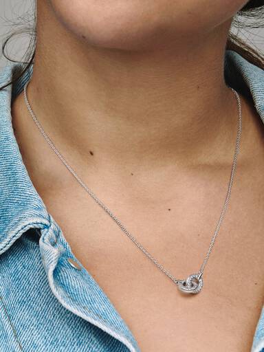 Pandora Signature Pavé Halskjede med Sammenkoblede Anheng