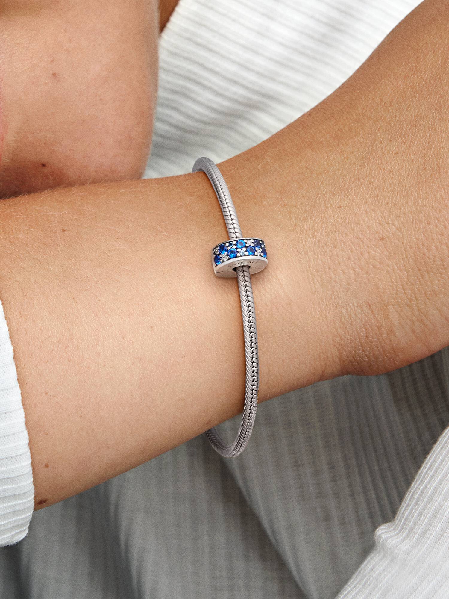 Blå Pavé Klemmecharm