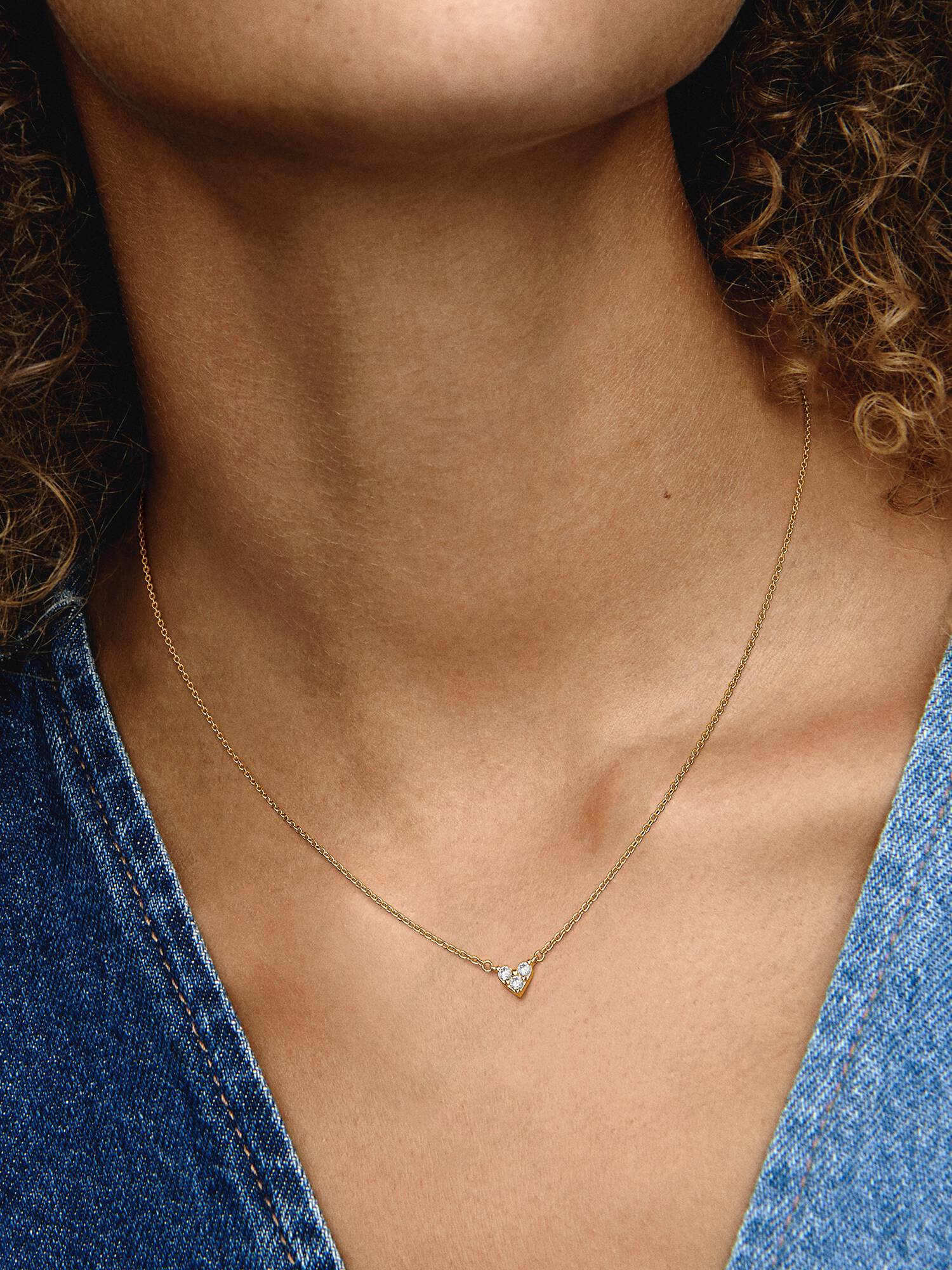 Hjerte med Tre Steiner Collier Halskjede