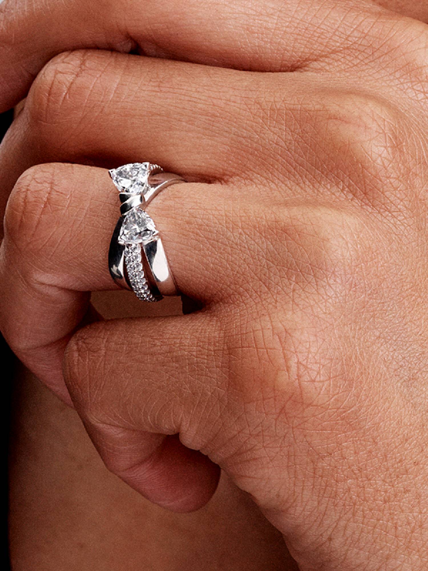 Funklende Sløyfe Crossover Ring
