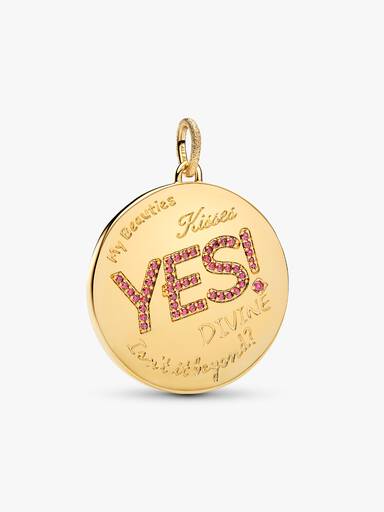 Pat McGrath The Beauty Mantra Oversized Medaljong