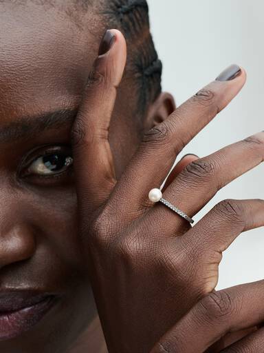Behandlet ferskvannskulturperle og Pavé Ring