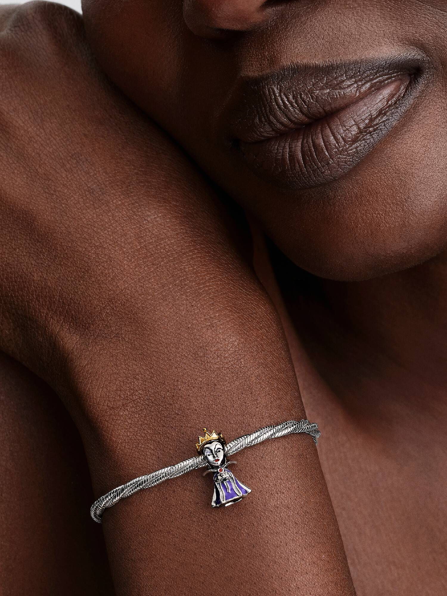 Disney Villains Den onde dronningen Charm