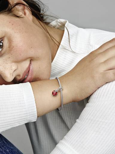 Marihøne Hengende Charm