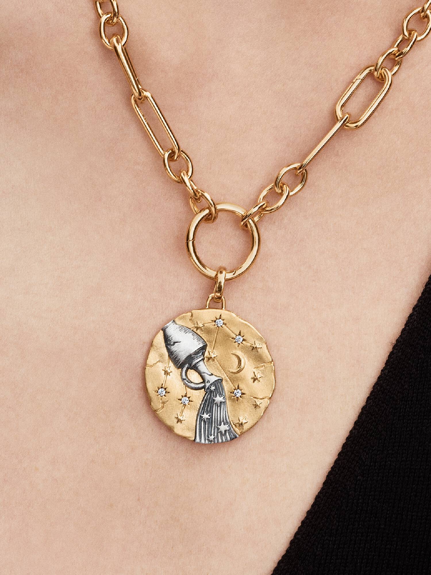 Stjernetegnet Vannmannen Oversized Medaljong Charm