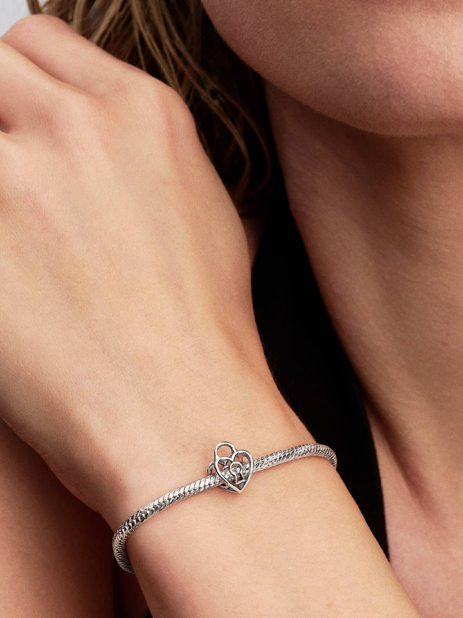 Openwork Hjerte Hengelås Charm