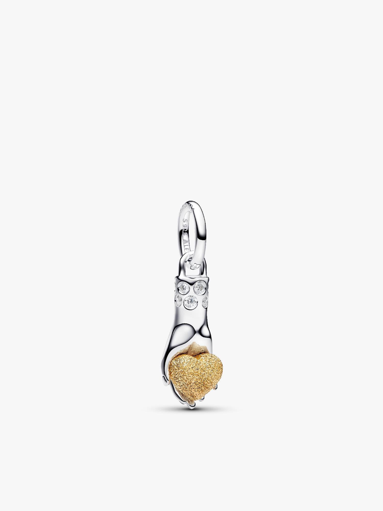 Pat McGrath The Hand of Love Hengende Charm i Blandede Metaller
