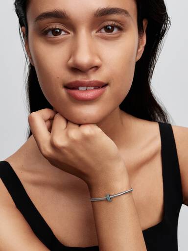Isblå Stein Mellomledd Charm