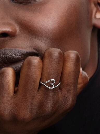 Organisk Formet Lite Hjerte Ring